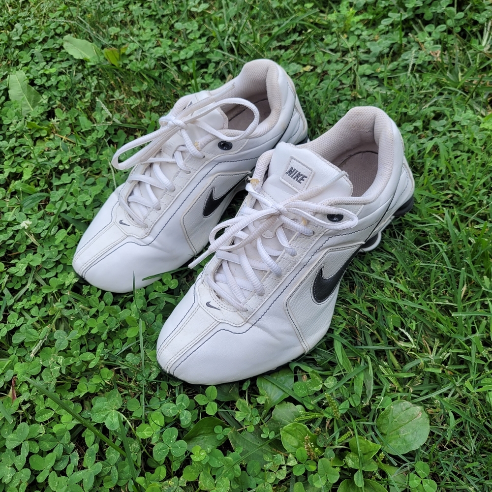 White with black Swoosh Nike Shox sz. 7Y